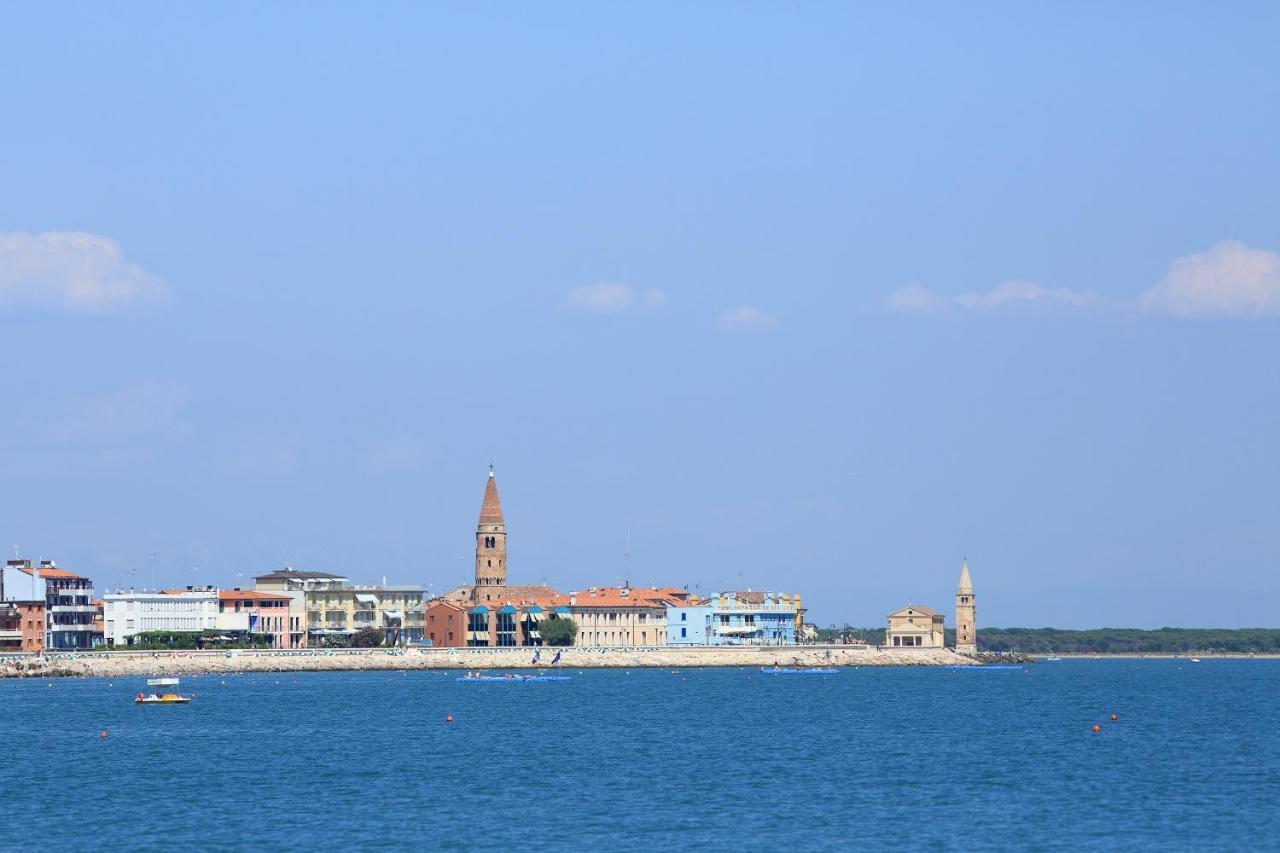 Ca' Mira Apartments Caorle Esterno foto
