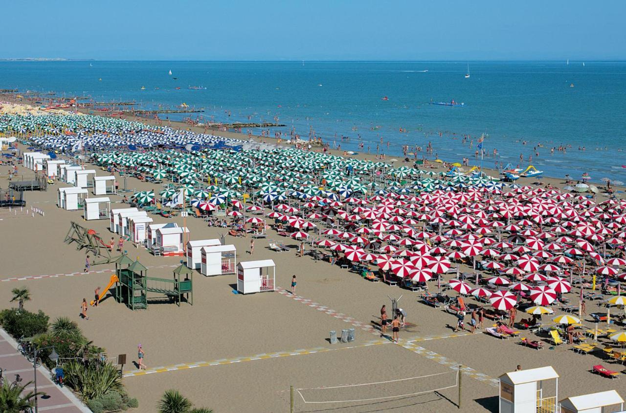 Ca' Mira Apartments Caorle Esterno foto